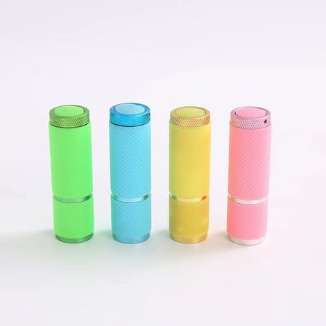 CCYKXA Set mit 4 Mini-LED-Taschenlampen (9 LEDs), inklusive Trageschlaufe und Gummigriff. Superhelle, wasserdichte Mini-Taschenlampe für Zuhause und Auto. Batterie nicht enthalten.