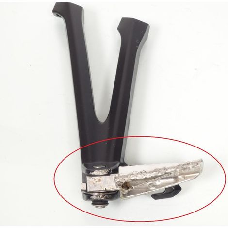 [PRODUIT D'OCCASION] Platine de repose pied passager gauche origine pour Moto Suzuki (1/4)