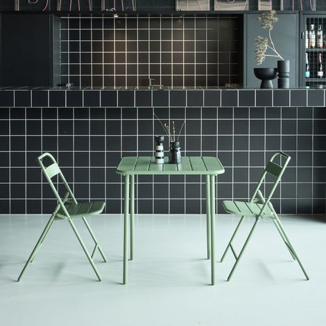 sweeek - Table de jardin métal + 2 assises vert. Amelia 70 x 70 cm (1/4)