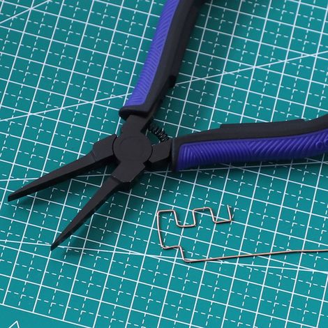 Mini pinces à bec plat sans dents, pinces à bec plat ultra-minces, adaptées à la fabrication de bijoux électroniques et aux travaux manuels. (1/5)