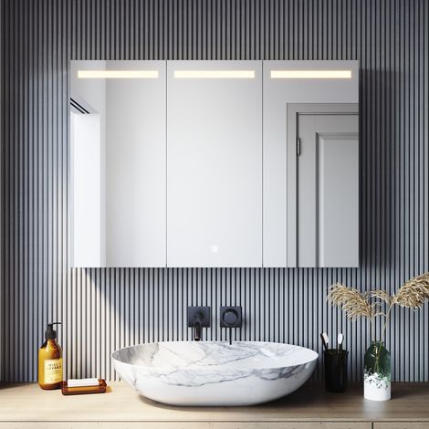 SONNI Spiegelschrank mit LED Beleuchtung 90x65cm Badspiegel Touch Steckdose Edelstahl Kabelloses Scharnier Design, 3 Lichtfarben Dimmbar Dreitüriger Spiegelschrank (1/5)