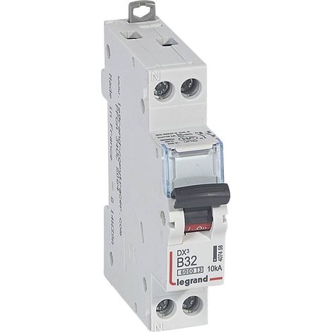 Disjoncteur DX³6000 10kA arrivée haute et départ bas à vis U+N 230V - 32A - courbe B - 1 module - LEGRAND (1/2)