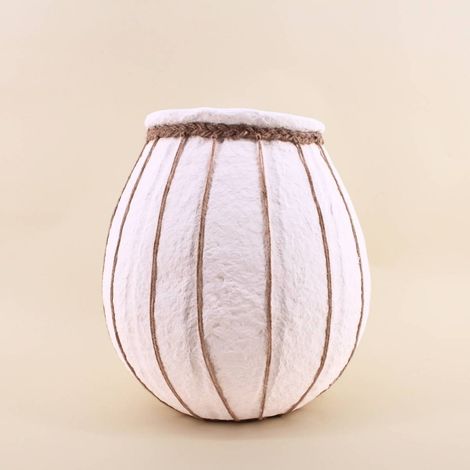 Vase en papier maché blanc détails en jute, H35cm (1/5)