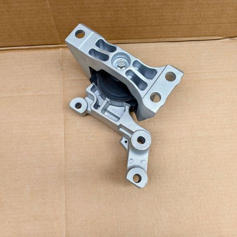 Suitable for Nissan 11-19 Tiida, Sylphy, Bluebird, and U15 engine suspension brackets, shock absorbers, and engine mounts on the right side. (1/4)