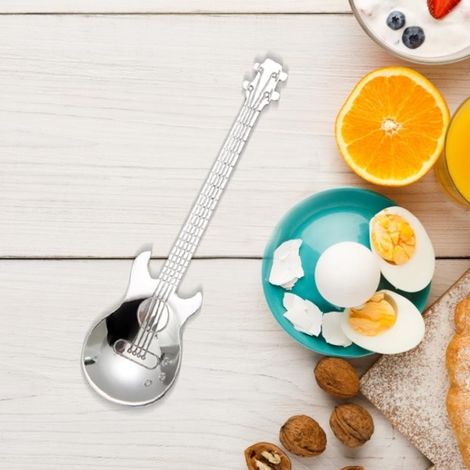 Set aus 4 gitarrenförmigen Teelöffeln aus Edelstahl zum Mixen von Milchshakes, Tee, Desserts und Getränken. (1/5)