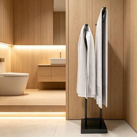 Porte-serviettes autoportant à deux niveaux en métal stable, porte-serviettes au design épuré pour la salle de bain, permet de faire sécher plusieurs serviettes simultanément (1/5)