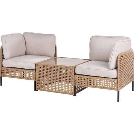 Divano da esterno con tavolino in rattan PE 2 posti con struttura in metallo cuscini per seduta e schienale piano in vetro beige chiaro OMEGANA