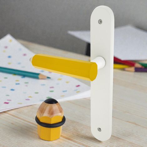 Ouvre&Déco – Duo Fantaisie Poignée Butée de porte CRAYON, Bois jaune (1/5)