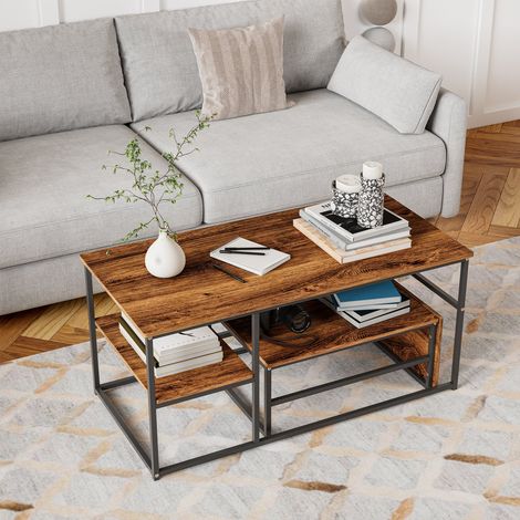 Set 2 tavolini da salotto rettangolari impilabili, effetto legno marrone e struttura in metallo nero, doppia archiviazione, 105x52x48,5 cm