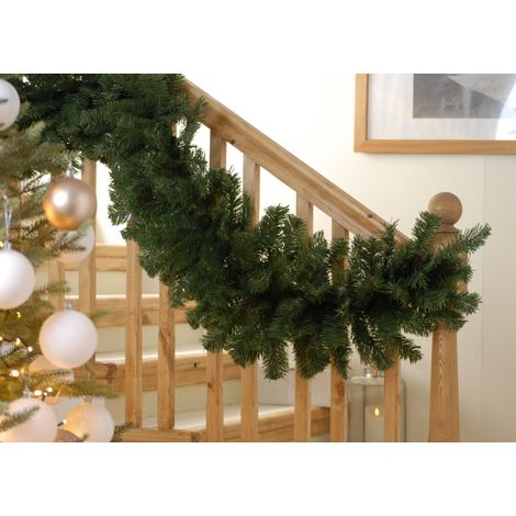 Festive Green Long Christmas Garland 1250 tips - Ready to cut to Size - 1000cm