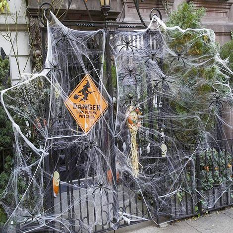 Halloween Deko Pack, 200g Dehnbare Spinnennetze & 40 Künstliche Spinnen (1/5)