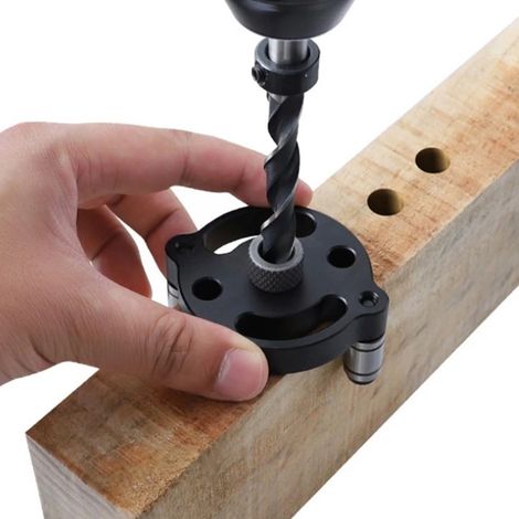 Hartmetall-Lochsägebohrer für die Holzbearbeitung, zum Bohren sauberer Löcher mit flachem Boden (18 mm) in Holz.