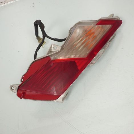 [PRODUIT D'OCCASION] Feu arrière droit origine pour scooter Honda 125 Pantheon 2003 à (1/2)