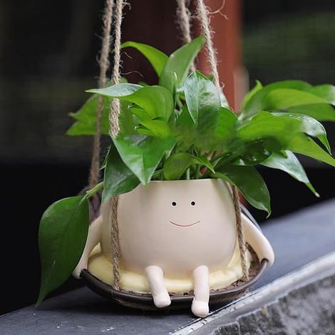 Pot de fleurs suspendu en résine avec un visage amusant - cache-pot décoratif - Pot de fleurs suspendu - Pot de fleurs avec balançoire et visage souriant (1/5)