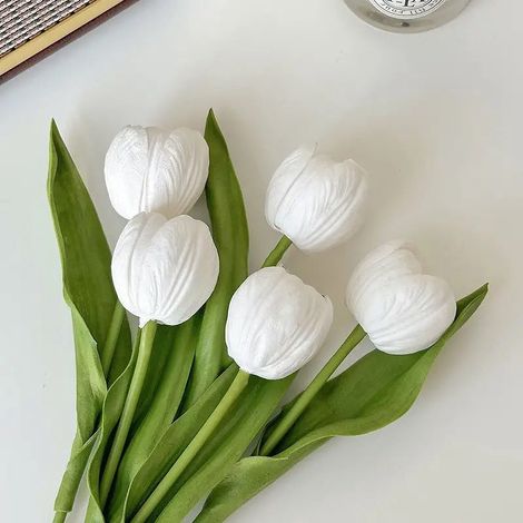 5 tulipes artificielles blanc crème, sans vase, tige flexible H33cm (1/2)