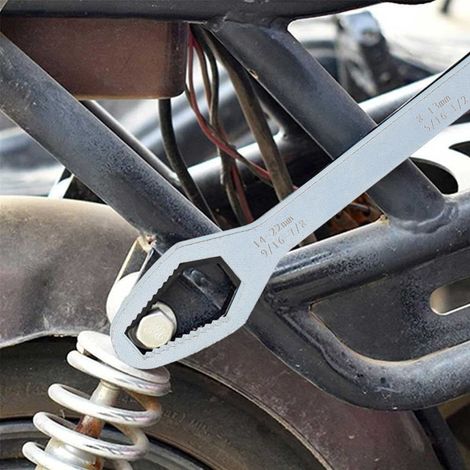 Vente par lot de 2 : clé à douille multifonctionnelle 8-22 mm, clé universelle autoserrante réglable à double extrémité, longueur 220 mm. (1/5)