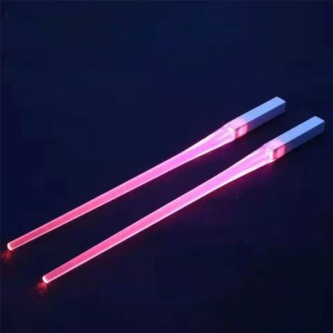 Bâtons lumineux LED en forme d'épée, réutilisables, pour des soirées cinéma amusantes (11 ans et plus). (1/5)
