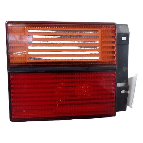 Feu Arriere Interieur Gauche VOLKSWAGEN Vento (1/3)