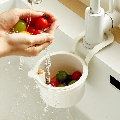 Panier d'évier en plastique blanc avec bouton en bois, raccord de robinet à dégagement rapide, filtre multifonctionnel pour résidus alimentaires et récipient de rangement (1/4)