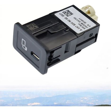 Interface USB A2478209000 pour la connectivité multimédia dans les Mercedes-Benz EQC et GLC