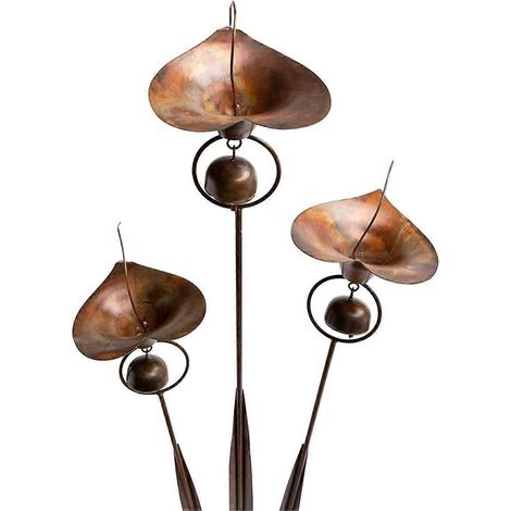 Gartenstecker mit Glockenblumen, Calla-Lilien, Gartenlilien, Blumendekorationen