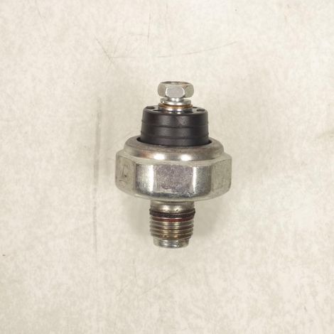 [PRODUIT D'OCCASION] Capteur de pression d huile origine pour moto Suzuki 750 GSR