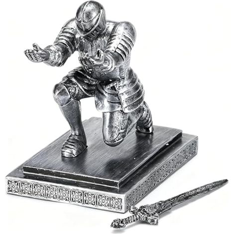 Knight Porte Stylo Magnétique Résine Ornements, Porte-Stylo en Forme de Chevalier avec une épée Fantaisie, Porte-Stylos Décoratif pour Bureau Décoration Maison Organisateur, Argent (1/5)