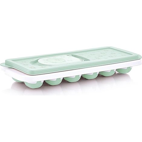 Molde para hielo con tapa para 12 cubitos de hielo individuales.