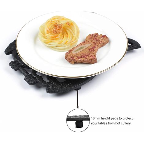 Lot ancien en fonte lourde, dessous-de-plat décoratif antidérapant, tapis isolant pour casseroles chaudes, support robuste.