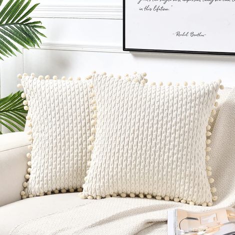 Lot de 2 Housses de Coussin en Velours Côtelé 50x50 cm, Housse Décorative à Pompons pour Canapé et Chambre, Blanc Cassé (Sans Rembourrage) (1/5)