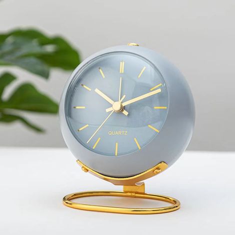 Sveglia da tavolo a batteria con luce, piccola sveglia analogica silenziosa (senza ticchettio), ideale per comodino, camera da letto, cucina, ufficio, viaggi, camerette dei bambini o per un arredament (1/3)