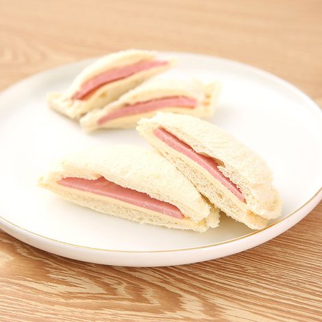 Découpeuse à Sandwich Carrée avec Scelleur - Moule à Pain et Pancakes DIY pour Bento Enfants (1/5)
