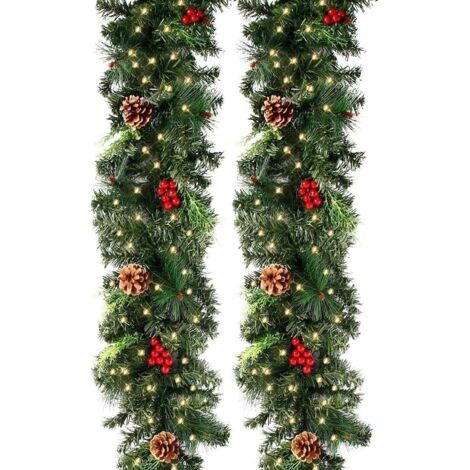 BUNTHAUS Guirlande de sapin de Noël artificiel vert clair de 270 cm avec 50 LED, 230 têtes, pommes de pin et fruits rouges, couronne de sapin de Noël pour décoration de cheminée, porte ou escalier (27 (1/5)