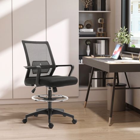 Silla de oficina, silla de escritorio regulable en altura con reposapiés, respaldo de malla, ruedas, plástico, negra. (1/5)