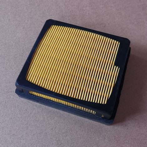 The Huswa K750 air filter, model 544 18 16-02 / 506 36 72-03, features double filtration by sponge and paper filter. (1/3)