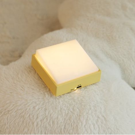 Lámpara de noche con interruptor,recargable por USB,regulable en intensidad y con protección ocular (1/5)