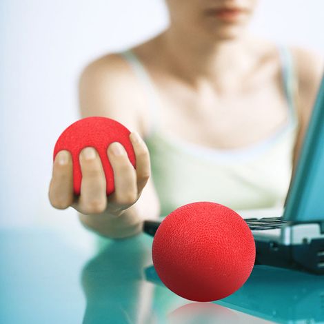 Silikon-Massageball zur Stärkung der Finger und zum Stressabbau (Rot 25) (1/2)