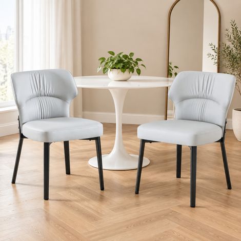 Lote de 2 sillas de comedor de polipiel PU gris con patas de metal negro DESVIAE (1/5)