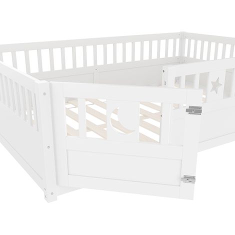 Letto per bambini con barriera 140 x 190 cm in pino bianco HOMVRA (1/5)
