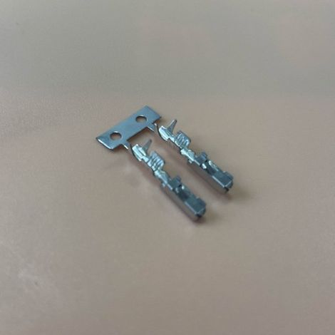 13580635 Automotive connectors, plugs, cable harness terminals (1/4)