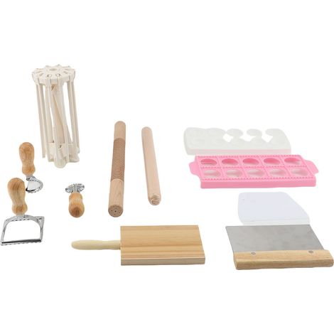 Outils en bois pour la fabrication de pâtes, comprenant rouleaux, séchoir, emporte-pièces, tampons et accessoires. (1/4)