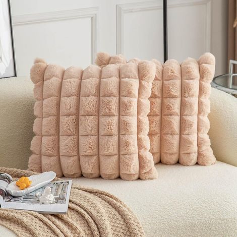 Lot 2 housses de coussin décoratifs en fausse fourrure, confortables et douces, 45 x 45 cm, housses de coussin de canapé en velours (1/5)