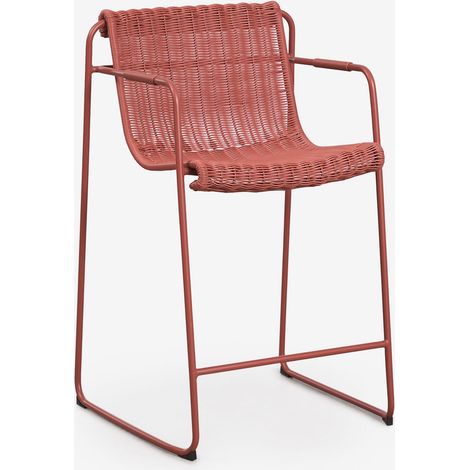 Sgabello alto impilabile con braccioli in rattan sintetico e acciaio Revia SKLUM            