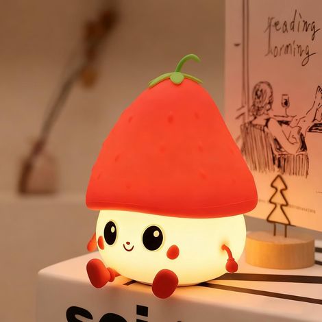 Veilleuse mignonne en forme de fraise, veilleuse rechargeable en silicone pour enfants, bébés, tout-petits, filles, lampe de chevet LED à intensité variable, veilleuse [Classe énergétique A] (1/5)