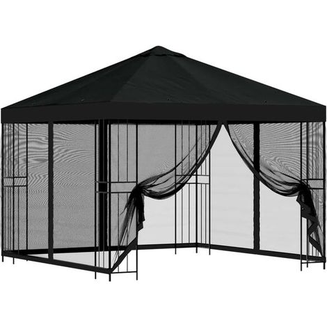 Le chalet de jardin a des murs de 3 x 3 mètres et est fait de fibre de polyester noire et d'acier. (1/2)
