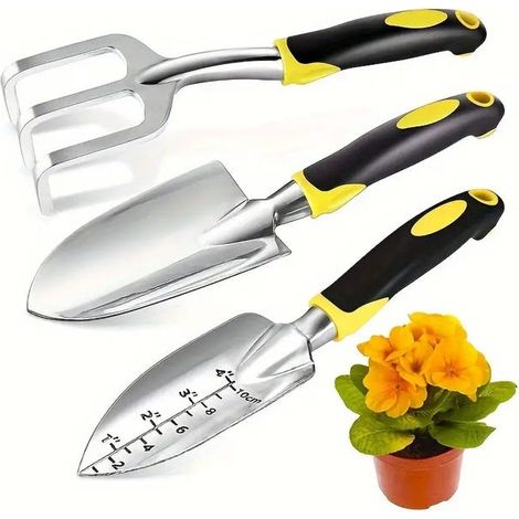 Un juego de tres herramientas de jardinería robustas y duraderas, fabricadas en aleación de aluminio: una pala de jardín, una pala para trasplantar y un rastrillo de mano, en color amarillo. (1/4)