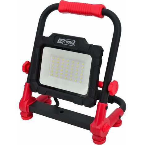 FARO DELANTERO LED SMD PORT脕TIL 30W PLEGABLE AWTOOLS (1/4)