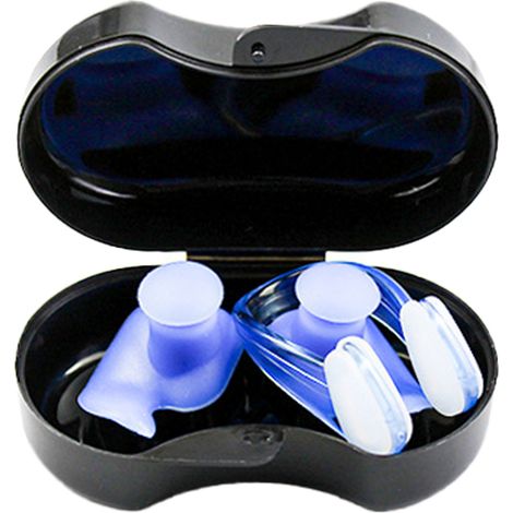 Coffret noir comprenant pince-nez et bouchons d'oreilles pour la natation, protégeant ainsi les oreilles et le nez de l'eau. (1/5)