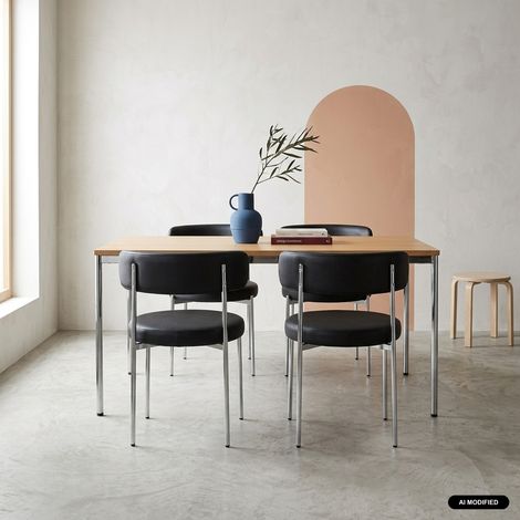 sweeek - Lot de 4 chaises rondes vintage acier chromé et simili cuir noir - Lola (1/5)