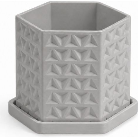 Vaso da fiori moderno, geometrico, tridimensionale, di colore grigio, con sottovaso e foro di drenaggio.